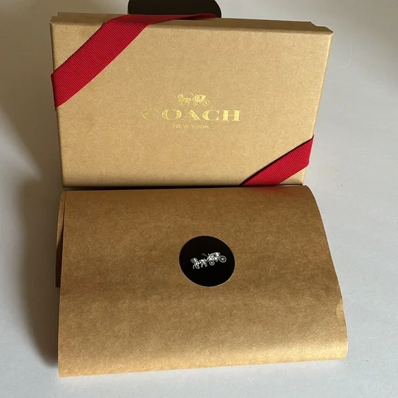 Coach Mini Wallet On A Chain - Picture 13 of 14